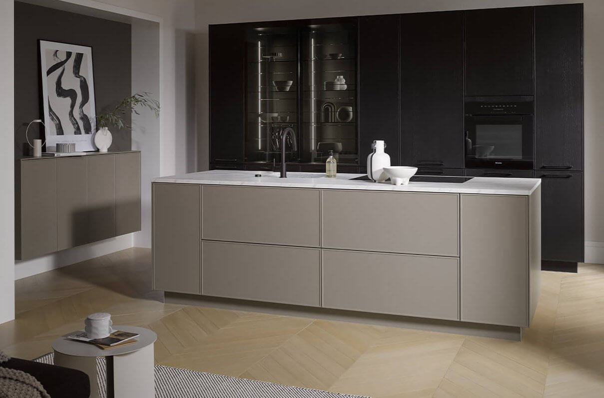 taupe met zwart keuken